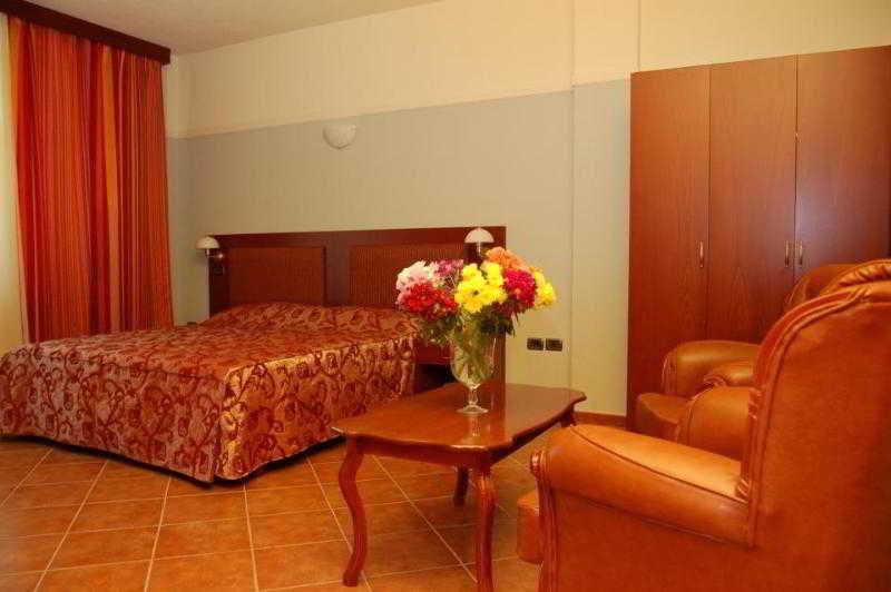 Hotel Elysee Tirana Exteriér fotografie
