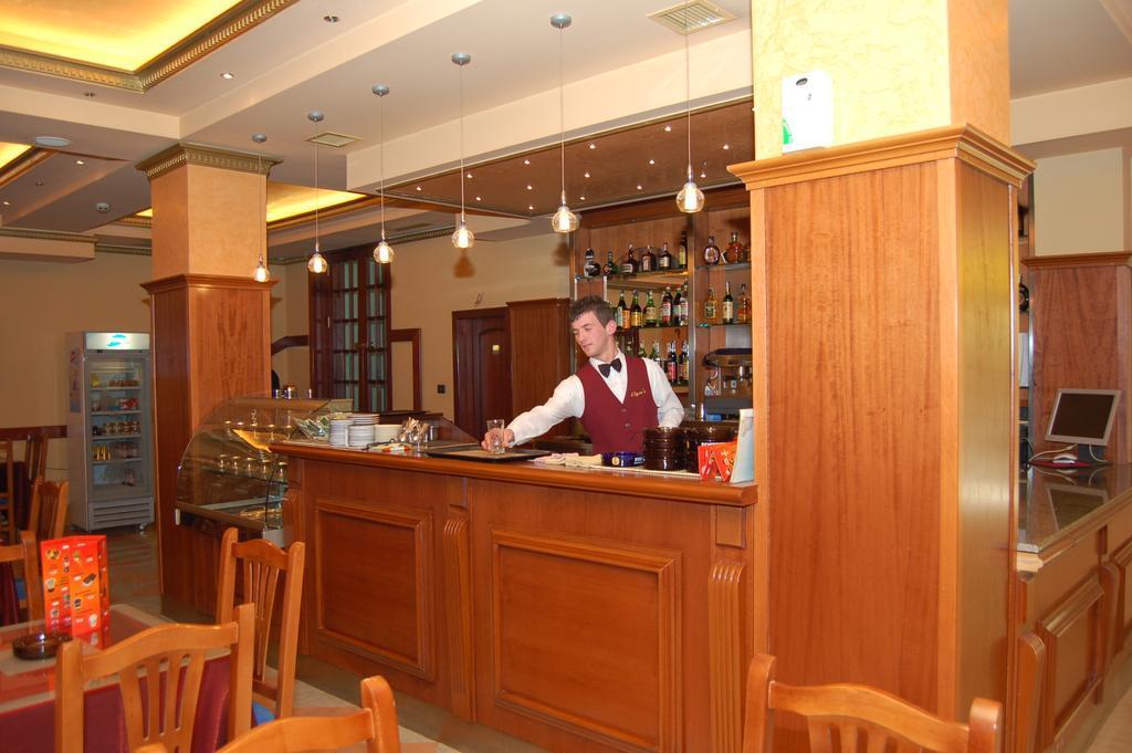 Hotel Elysee Tirana Exteriér fotografie