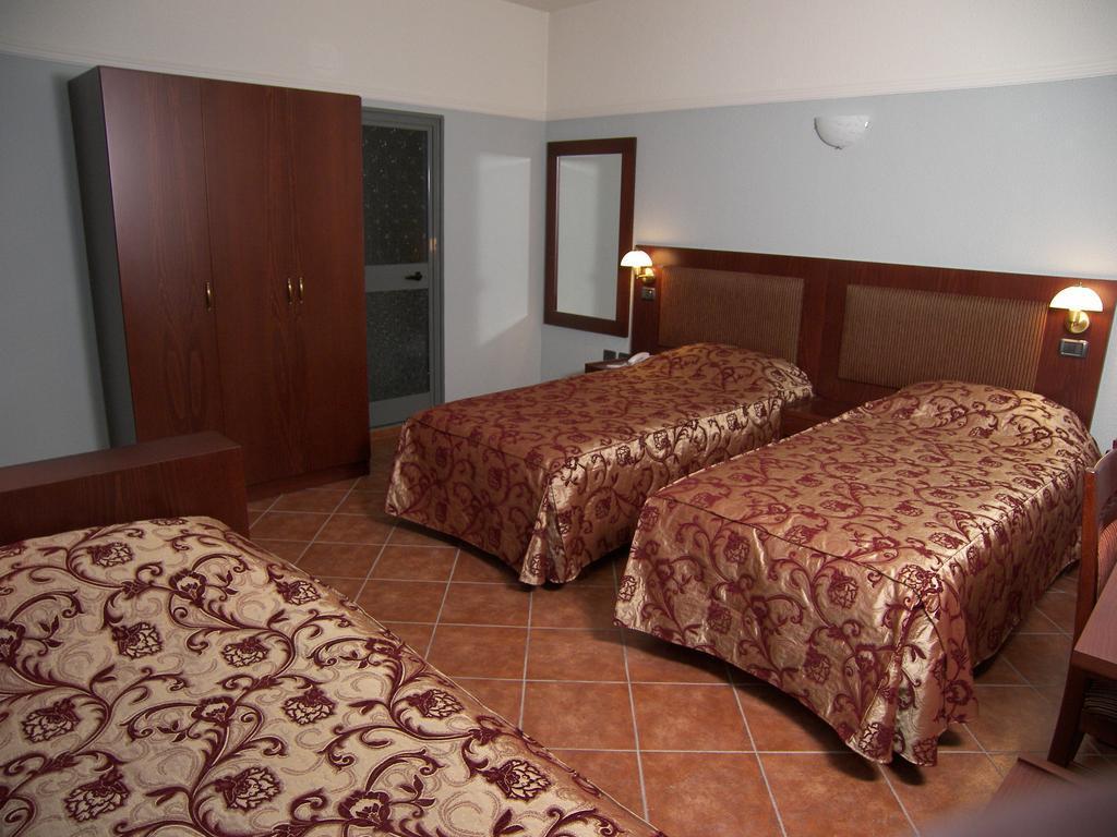 Hotel Elysee Tirana Exteriér fotografie
