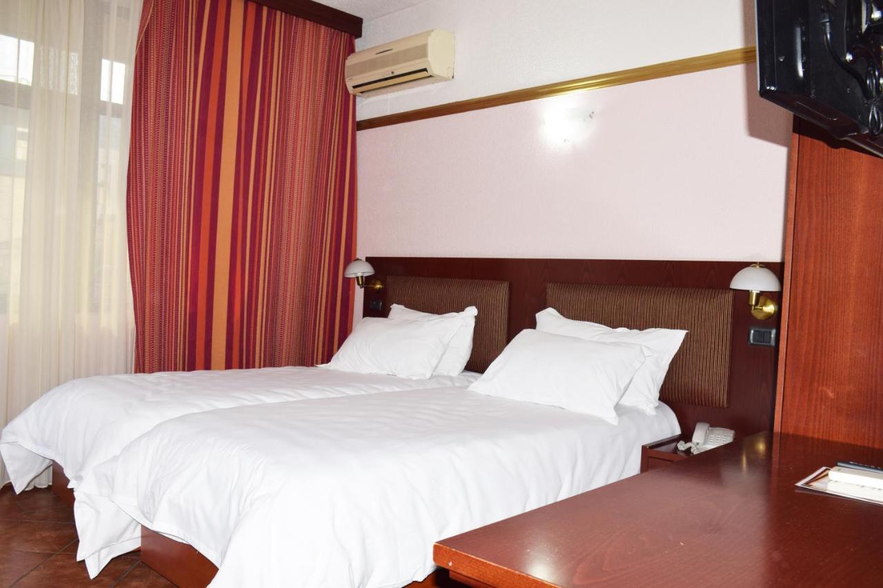 Hotel Elysee Tirana Exteriér fotografie