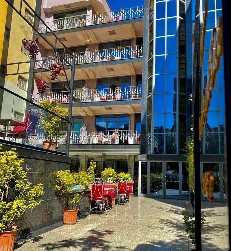 Hotel Elysee Tirana Exteriér fotografie
